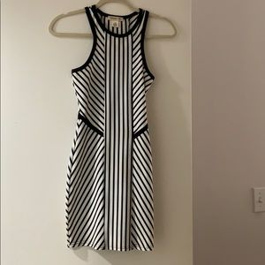 Arden B body con dress